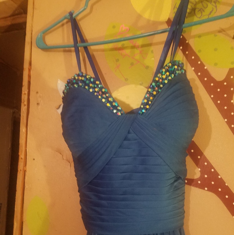 Prom dress - Picture 2 of 2